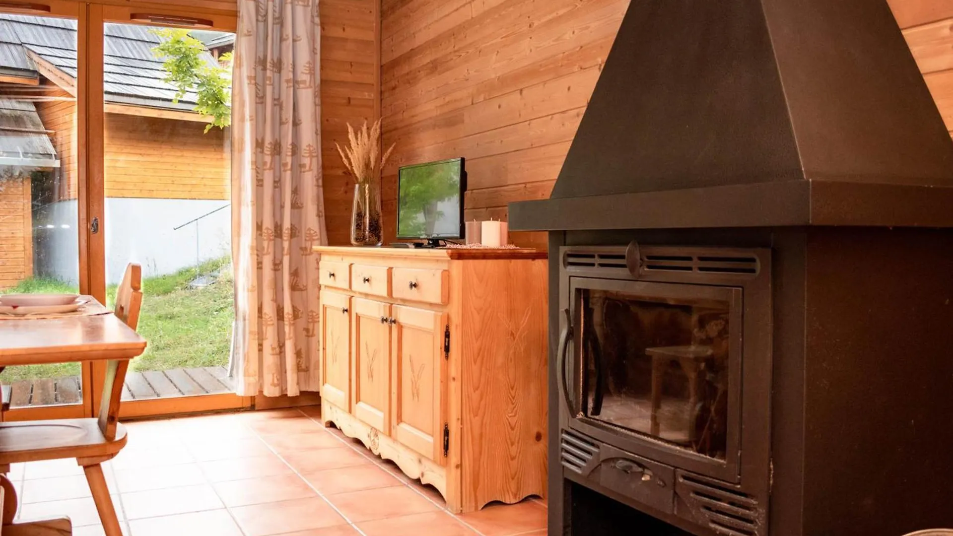 Charmant Chalet 6 Pers. Avec Terrasse Et Parking - Residence Les Chalets De Praroustan, Pra Loup 1500 - Fr-1-504-364 Uvernet-Fours 0*,  France